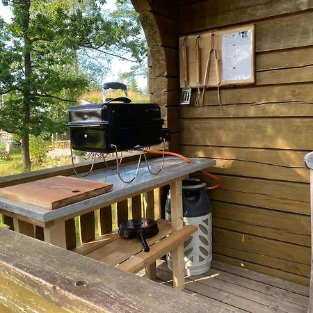 Timrad Stuga I Kanten Av Skogen Med Spa Moejlighet Mullsjö Esterno foto
