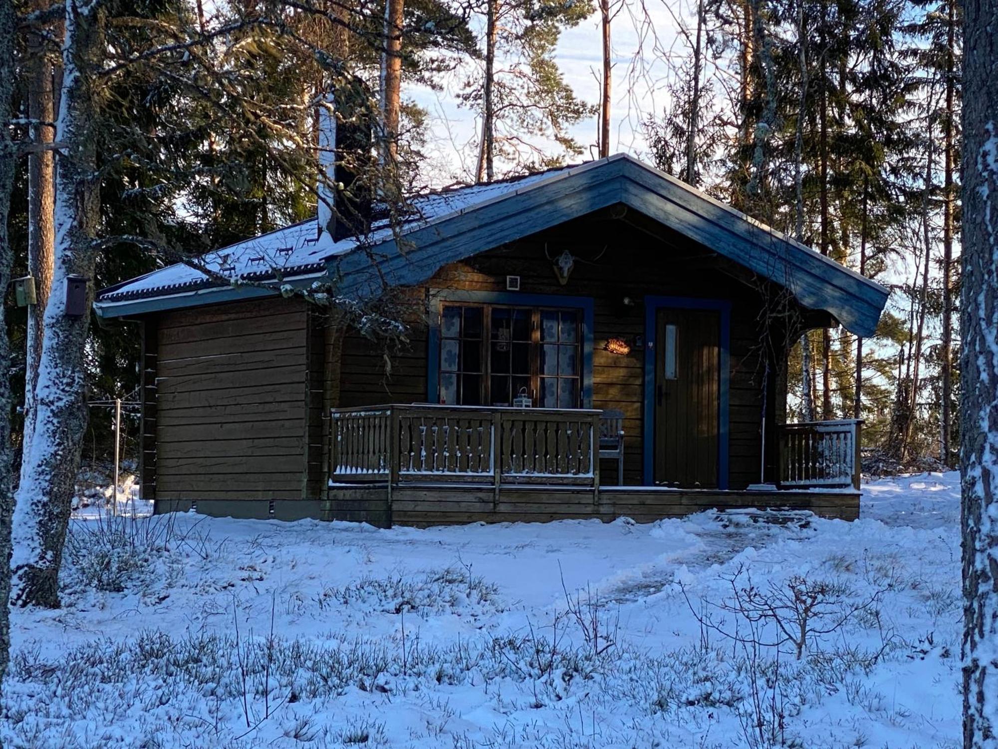 Timrad Stuga I Kanten Av Skogen Med Spa Moejlighet Mullsjö Esterno foto