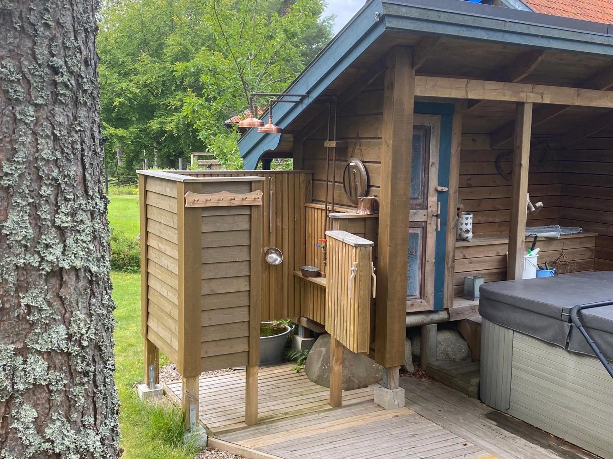Timrad Stuga I Kanten Av Skogen Med Spa Moejlighet Mullsjö Esterno foto