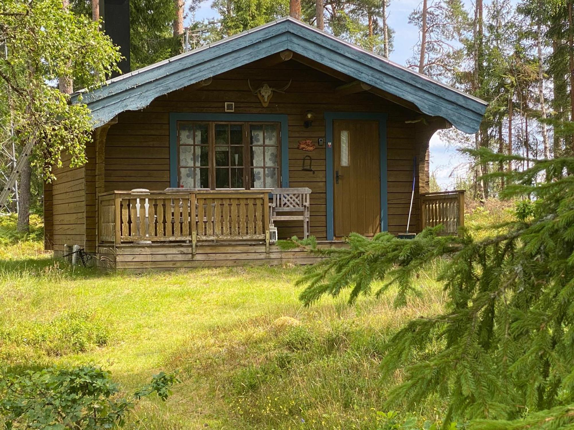 Timrad Stuga I Kanten Av Skogen Med Spa Moejlighet Mullsjö Esterno foto